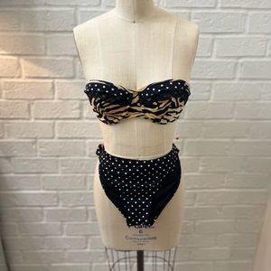 Victoria’s Secret 34C bikini top and Medium bottoms